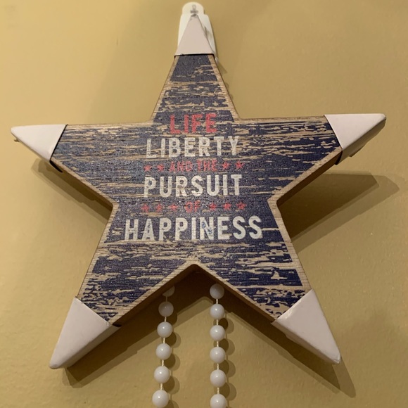 WOODEN STAR - Picture 3 of 3